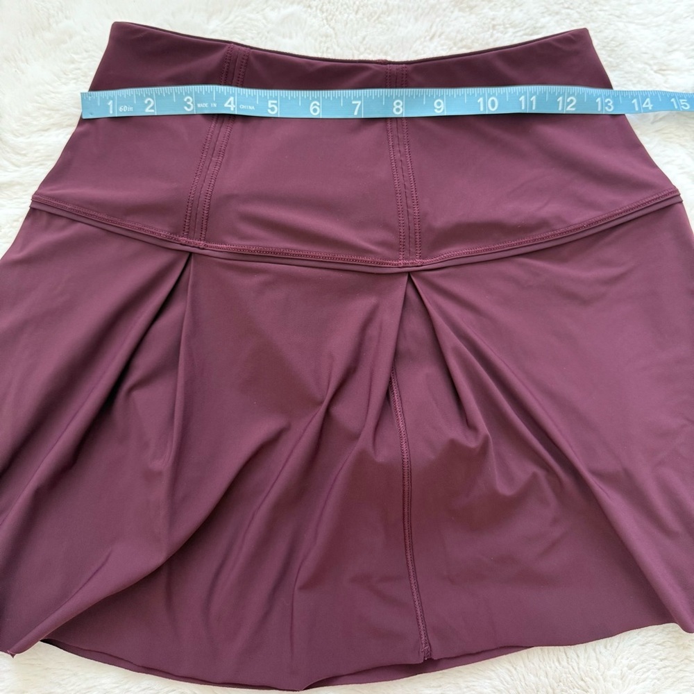Lululemon Athletica burgundy short skirt size 4 US - Picture 5 of 7